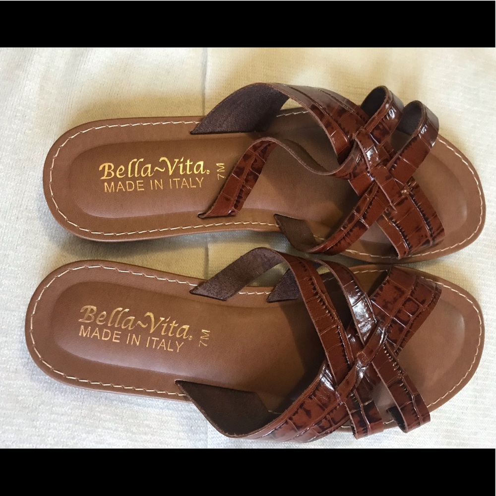 Bella Vita Italy Brown Flats Sandals